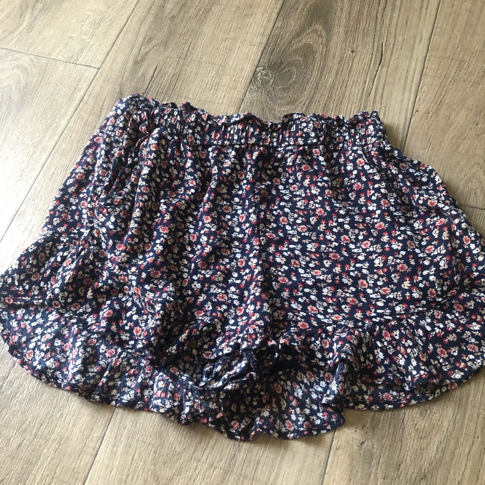 Hollister Navy Floral Ruffled shorts